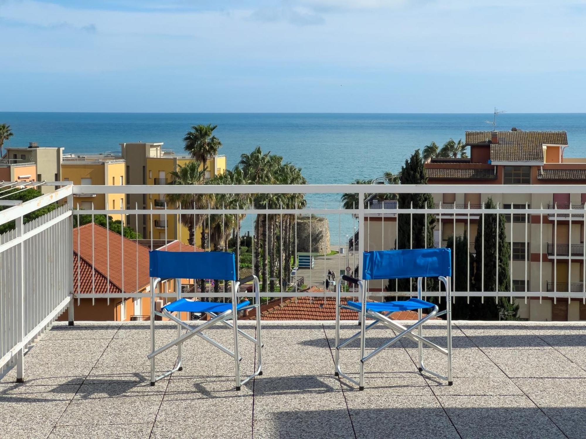 Casa Carlotta Appartement San Bartolomeo Al Mare Buitenkant foto